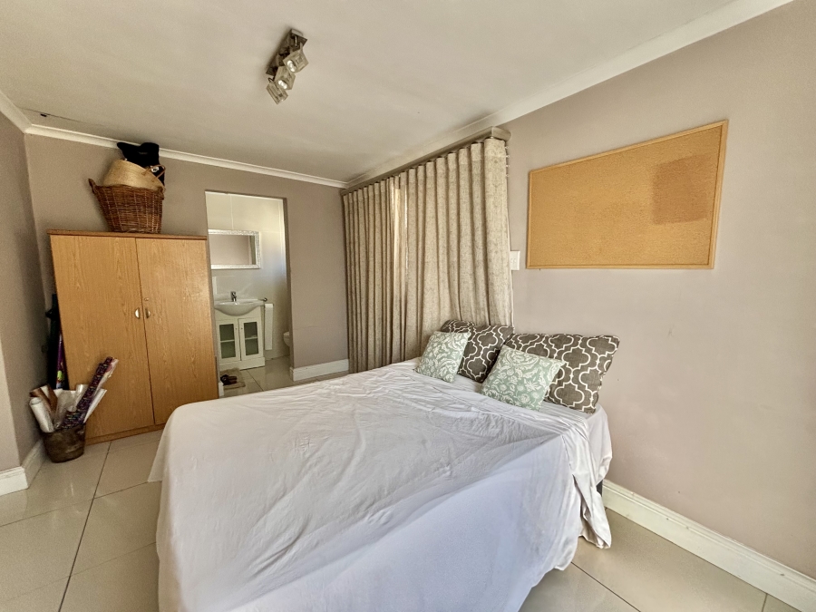 5 Bedroom Property for Sale in Vierlanden Western Cape